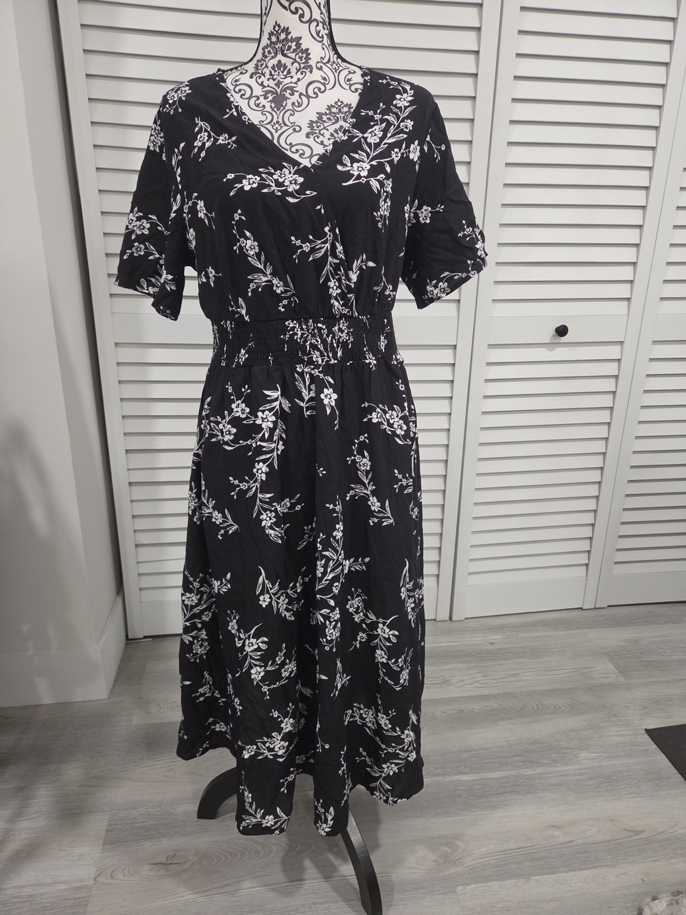 NWT Bloomchic - Classic Women's Dress